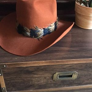 Men’s Vintage Caramel Cowboy Hat with feather band